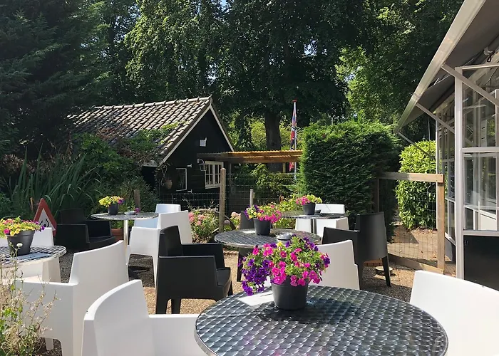 Het Witte Huis Отель 3*